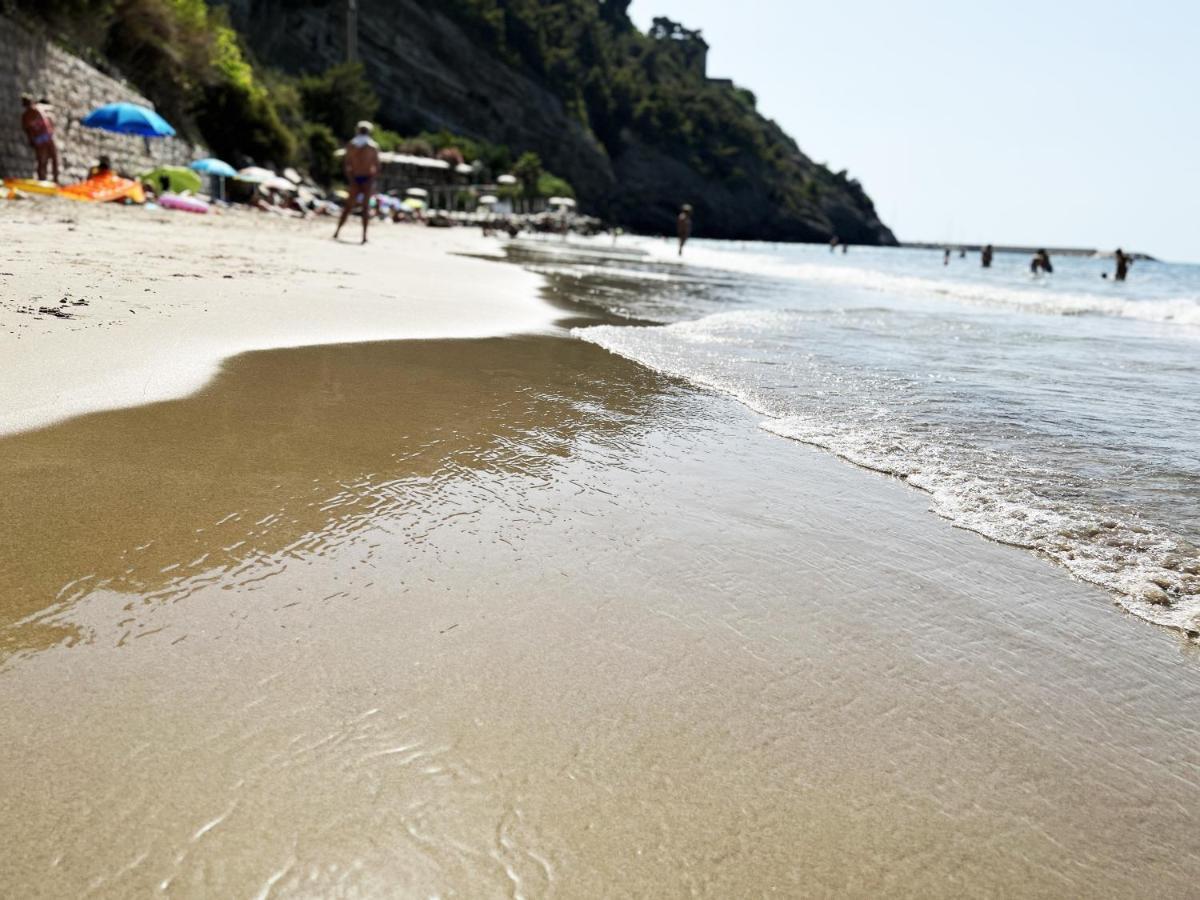 Appartamento al mare Ventimiglia Esterno foto